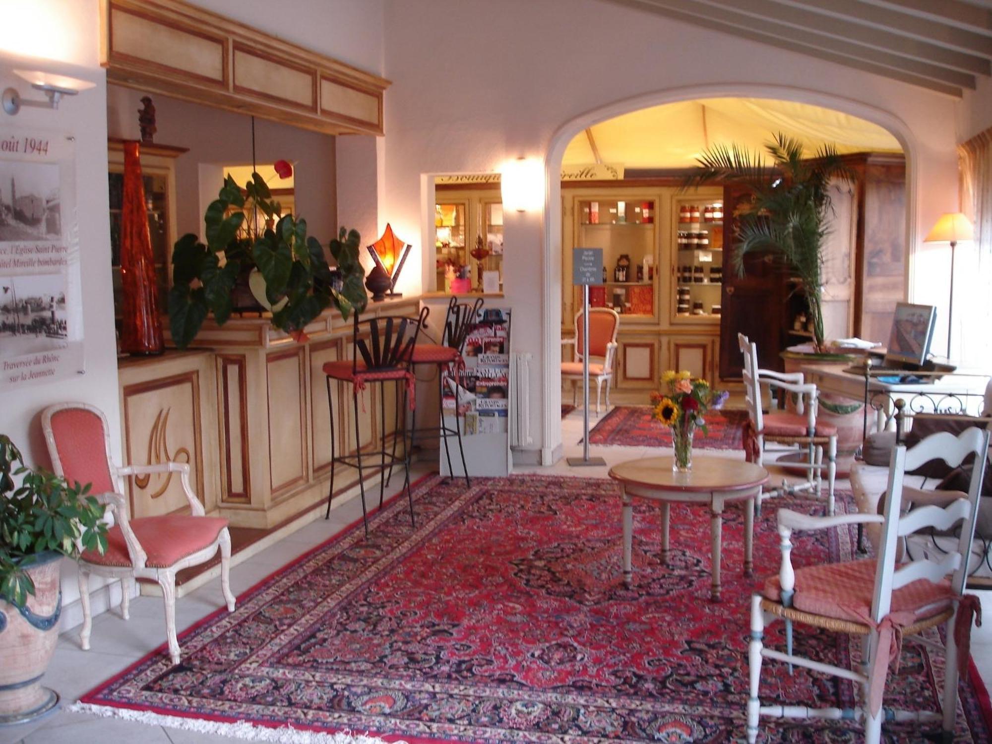 Hotel Mireille Арл Екстериор снимка
