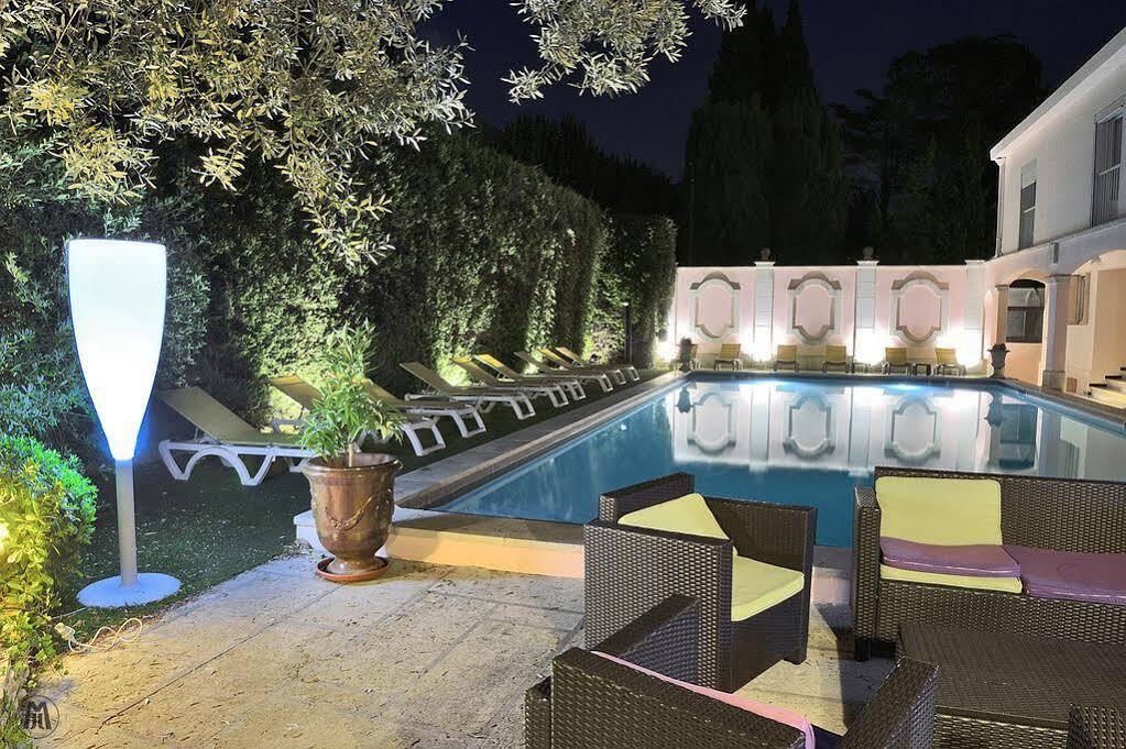 Hotel Mireille Арл Екстериор снимка